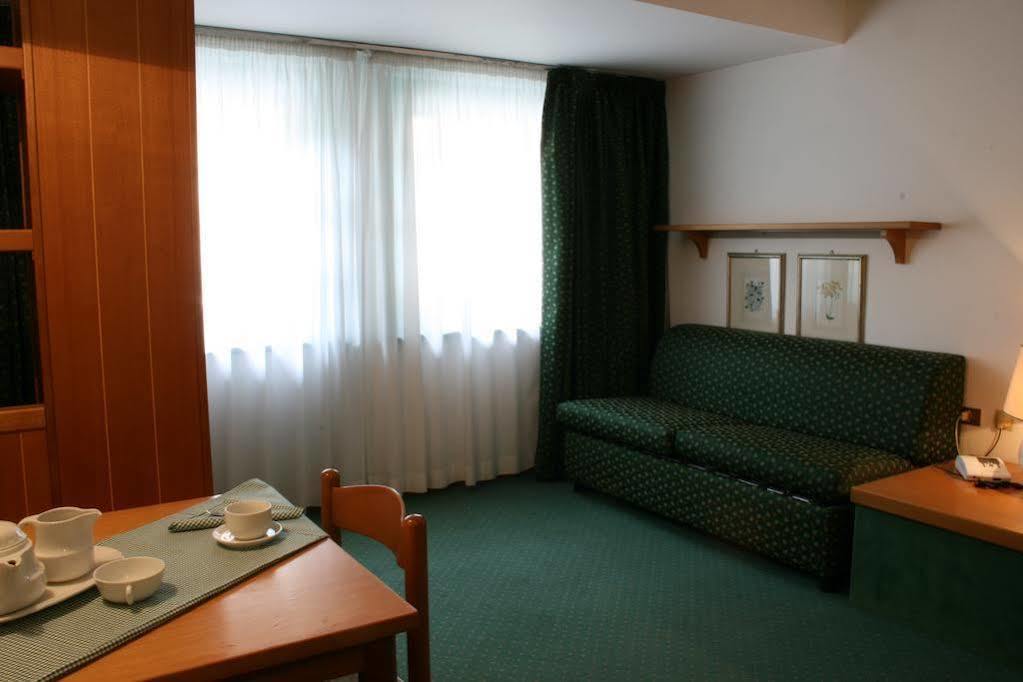 Residence Hotel Sport Campiglio Мадона ди Кампильо Екстериор снимка