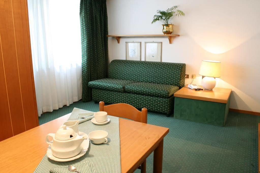 Residence Hotel Sport Campiglio Мадона ди Кампильо Екстериор снимка